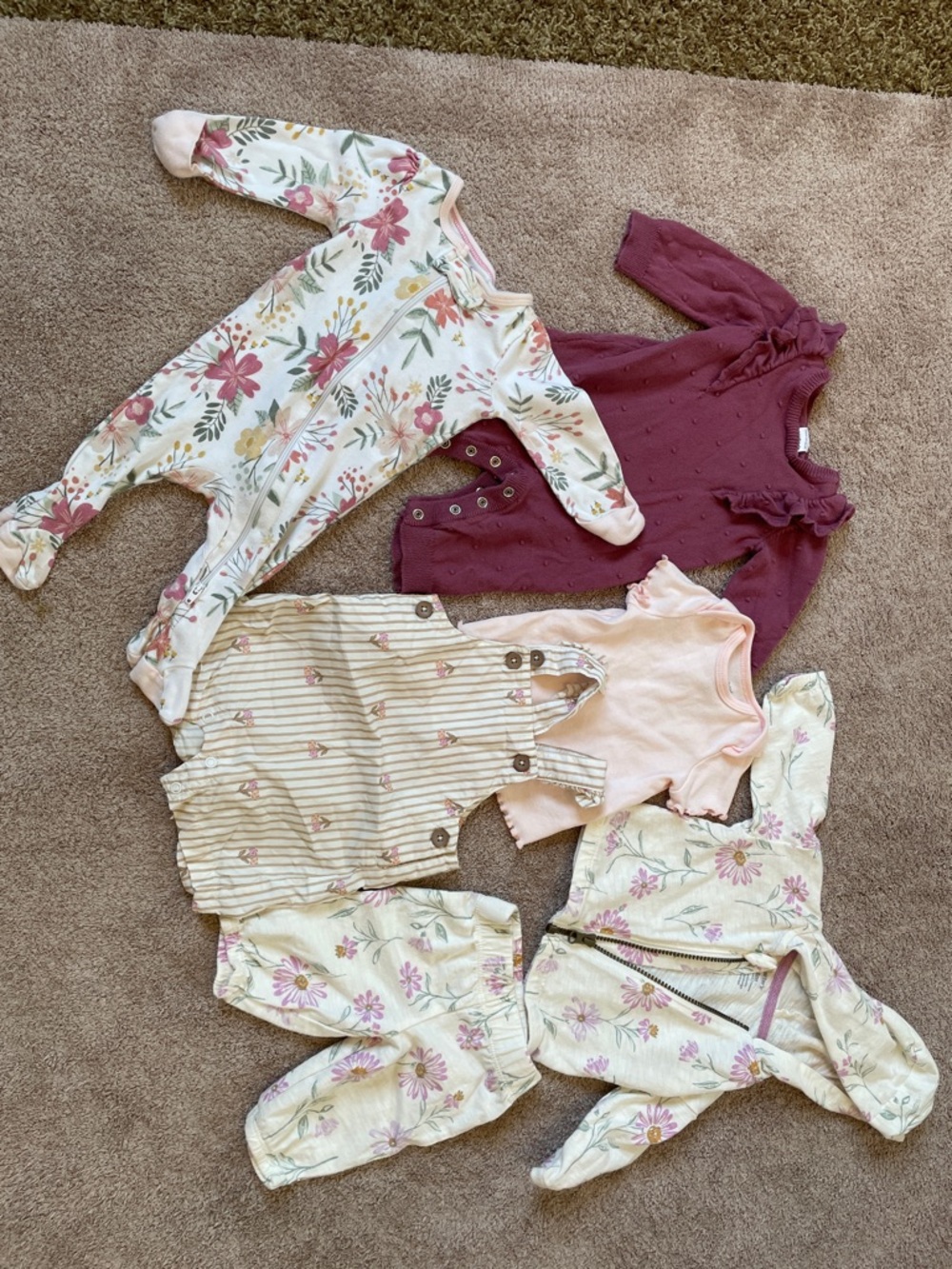Baby Girls 0-3 Month Carters bundle lot Floral & Mauve 5-Piece Set